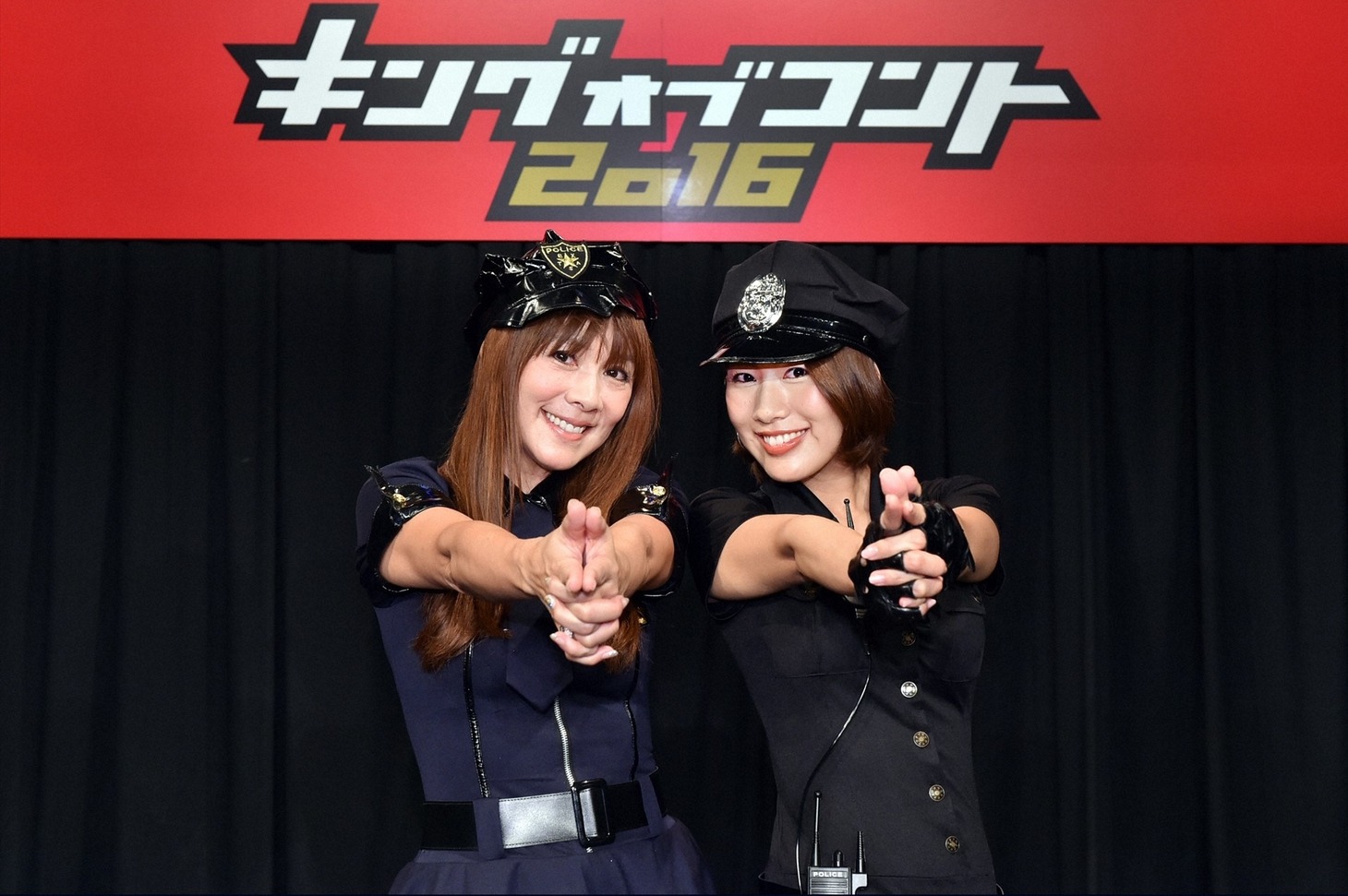 （左から）白石まるみ、守永真彩。(c)TBS