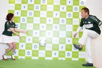 左から筧美和子、じゅんいちダビッドソン。