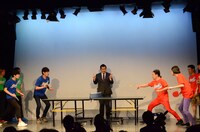 卓球対決の様子。