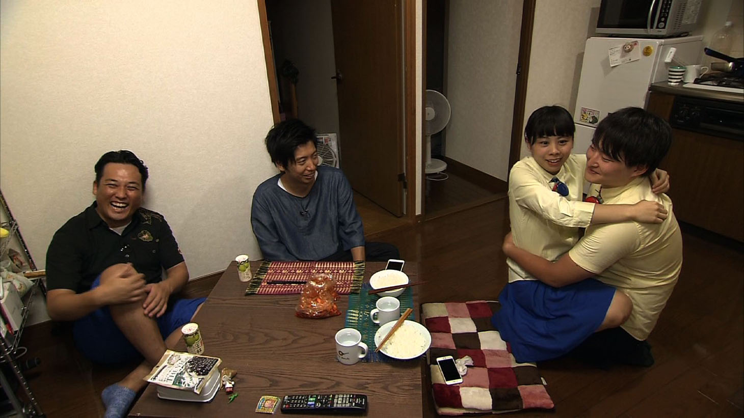 カスターニャtantan!!の自宅を訪れた藤崎マーケット。(c)MBS