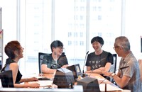 「大竹まこと ゴールデンラジオ！」に出演するラバーガールと大竹まこと（右）、室井佑月（左）。(c)文化放送