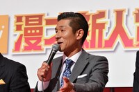 審査員の笑い飯・哲夫。(c)読売テレビ
