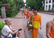 ラオスを旅する千原せいじ。(c)読売テレビ