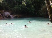 ラオスを旅する千原せいじ。(c)読売テレビ