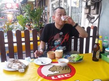 ラオスを旅する千原せいじ。(c)読売テレビ