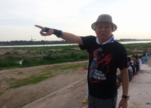 ラオスを旅する千原せいじ。(c)読売テレビ