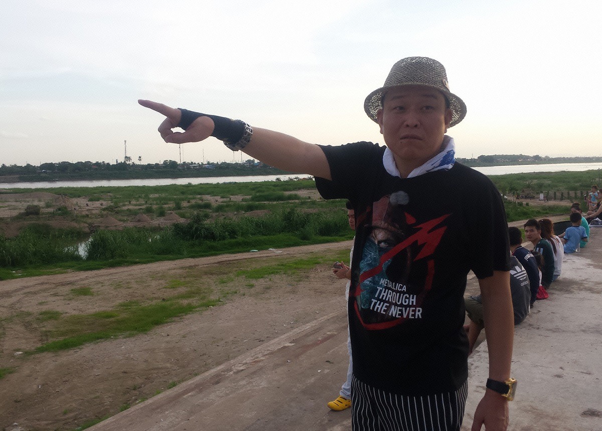 ラオスを旅する千原せいじ。(c)読売テレビ