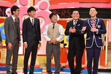 左からコマンダンテ、トミーズ、東野幸治。(c)読売テレビ