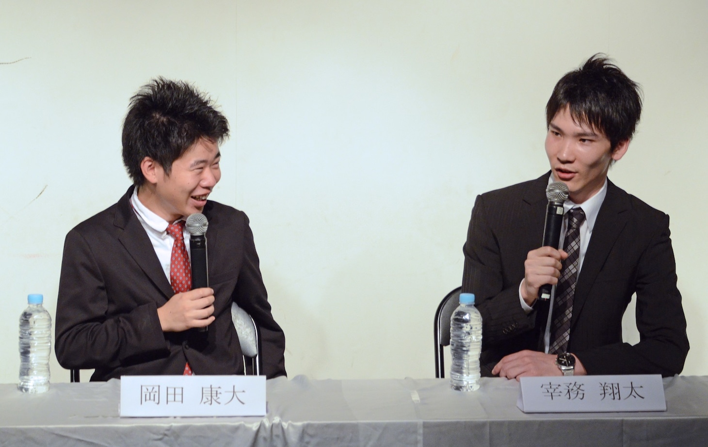 プルメリアンズを結成した（左から）岡田康大、宰務翔太。