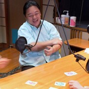 「ナンジャモンジャ」で遊ぶ伊集院光。