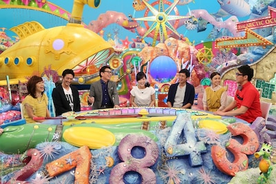 「ニッポンのぞき見太郎」のスタジオ出演者たち。(c)関西テレビ