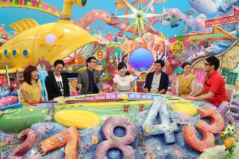 「ニッポンのぞき見太郎」のスタジオ出演者たち。(c)関西テレビ