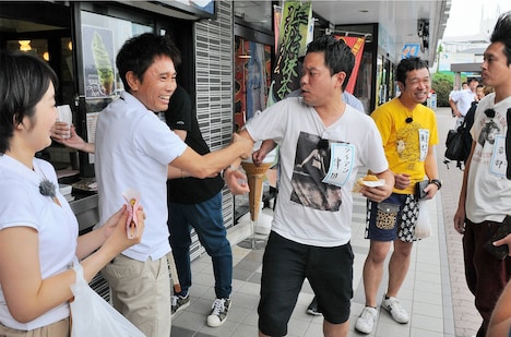 支払いを任され泣きそうになるダイアン津田。(c)MBS