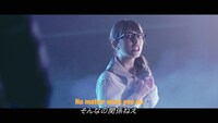 小島よしおが出演する動画「空調服 『Super Cool』」のワンシーン。
