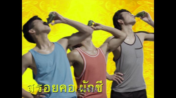 「10神ACTOR VS ワッキー 『パクチー・ヘブン』 Official Music Video」のワンシーン。