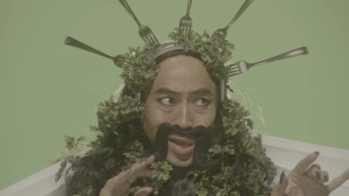 「10神ACTOR VS ワッキー 『パクチー・ヘブン』 Official Music Video」のワンシーン。