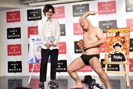 記者取材会のワンシーン。