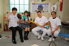 「渡部・ザキヤマの高校野球研究部～高校野球開幕前日SP～」に出演する（左から）アンジャッシュ渡部、入山杏奈、アンタッチャブル山崎、いけだてつや。(c)ABC