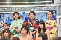 ゲストの横澤夏子（中央）ら。(c)TBS