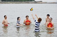 「ケンゴローサーカス団」8月9日放送回のワンシーン。(c)MBS