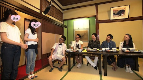 「今田・徳井がガチ婚活!? 九州美女探しツアー」のワンシーン。(c)FBS