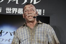 ゾンビメイクを施されたバイきんぐ西村。
