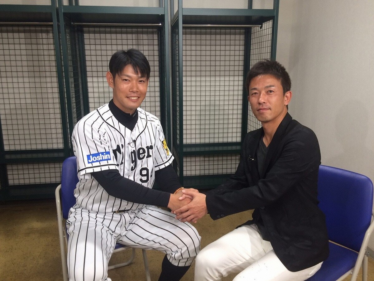 左から原口文仁選手、赤星憲広。(c)読売テレビ