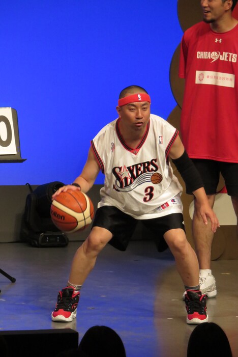 よしもと幕張イオンモールズを率いるレイザーラモンRG。