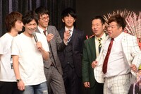 結果発表前のトーク中の様子。