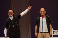 コント「コンビニ」の一幕。