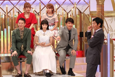 番組の出演者たち。(c)フジテレビ