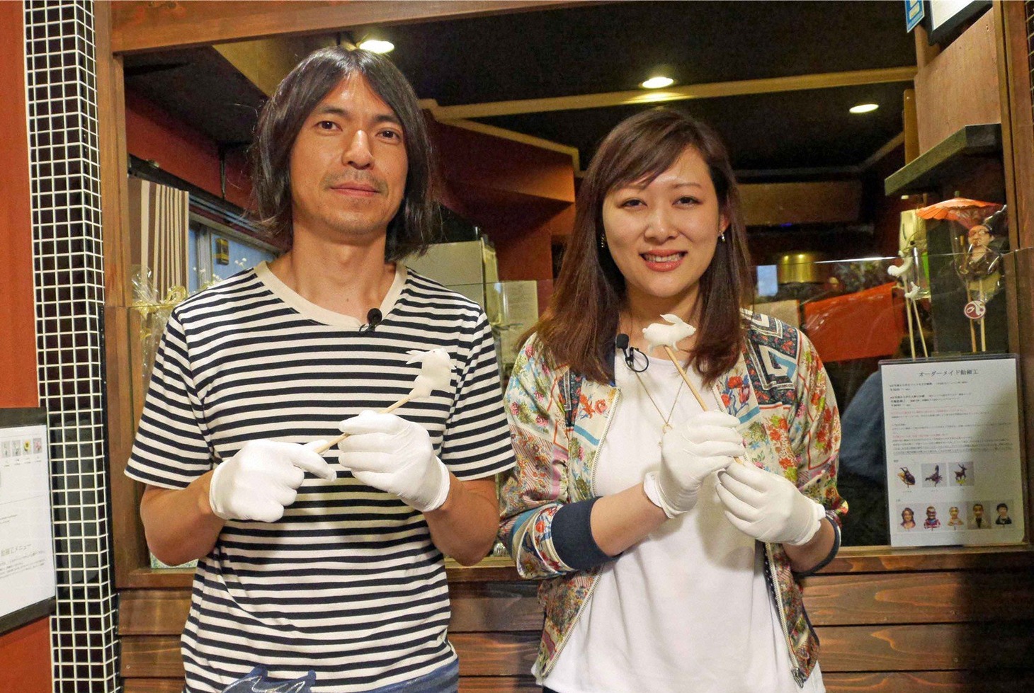 「極上空間 ～小さなクルマ、大きな未来。～」に出演する（左から）ふかわりょう、セクシーチョコレートREINA。(c)BS朝日