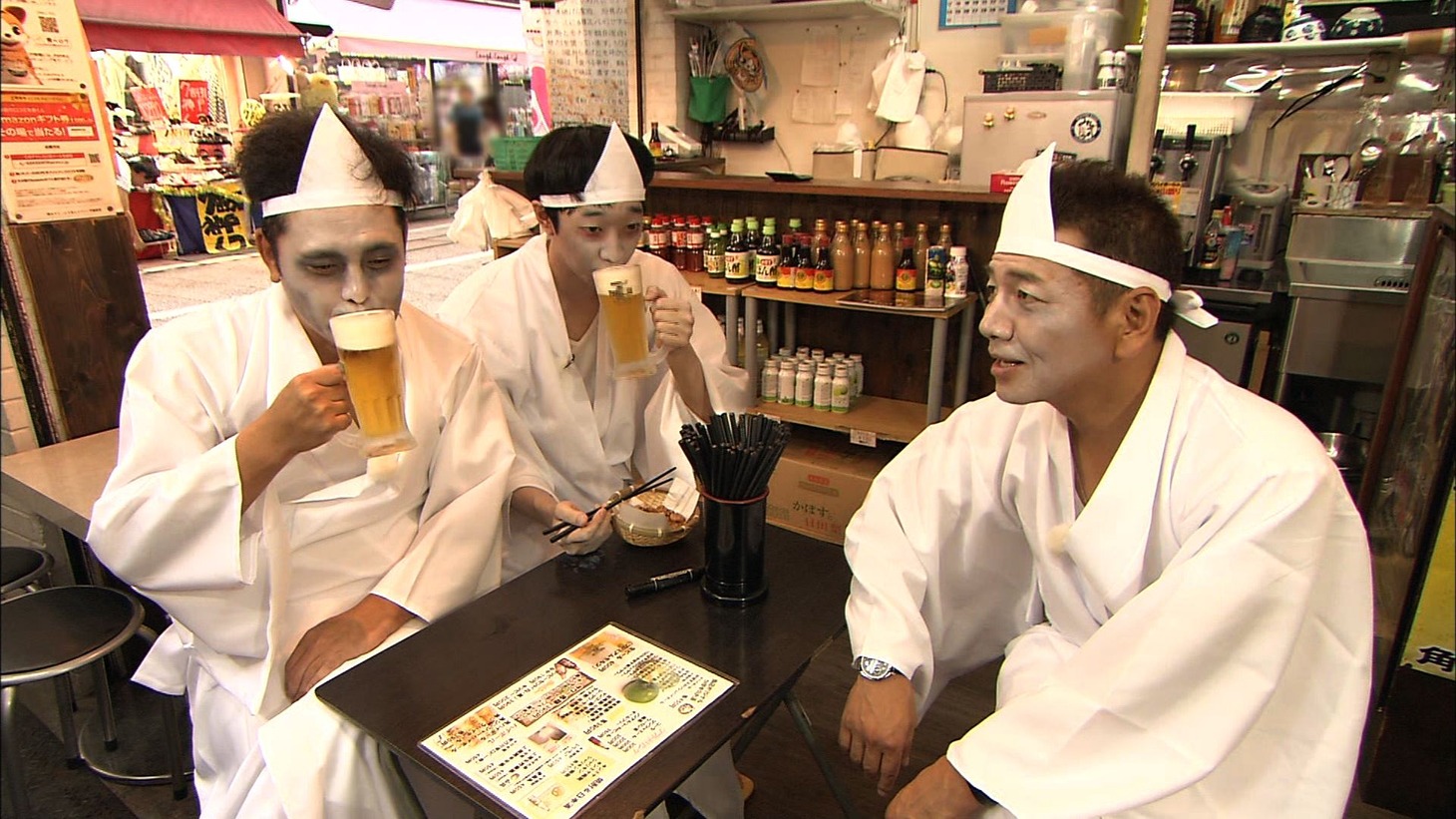 くりぃむしちゅーとラバーガール大水（中央）。(c)テレビ朝日