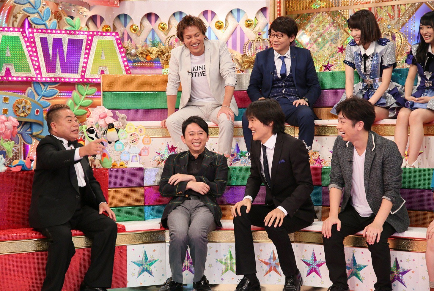 出川哲朗（左端）ら「金曜★ロンドンハーツ」の出演者たち。(c)テレビ朝日