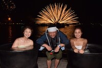 左から古閑美保、ケンドーコバヤシ、熊切あさ美。(c)広島テレビ