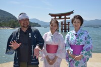 左からケンドーコバヤシ、熊切あさ美、古閑美保。(c)広島テレビ