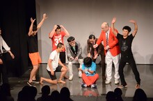 教祖と化した永野を囲むノーセンス芸人たち。