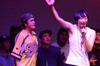 T-WINGとBIG WATER大水によるMCバトルの様子。