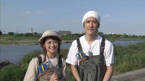 （左から）鈴木奈々、ココリコ田中。(c)TBS