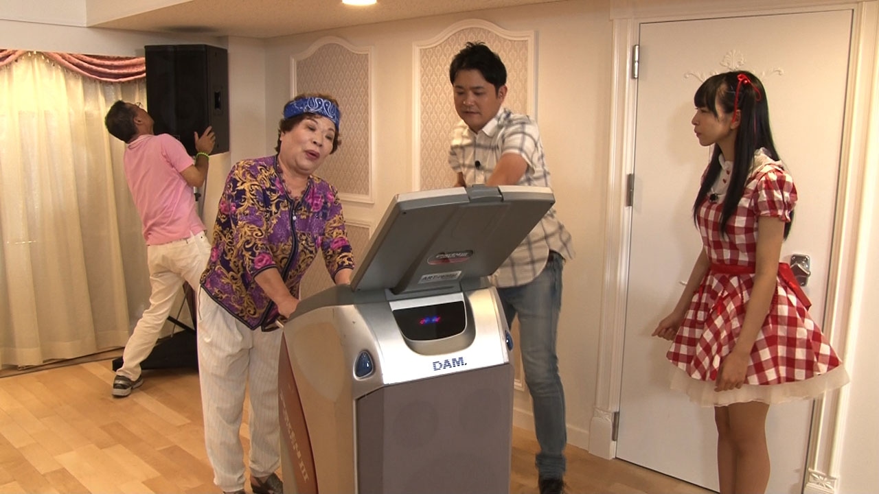 「第2回エキストラプロデュース王」の様子。(c)テレビ東京
