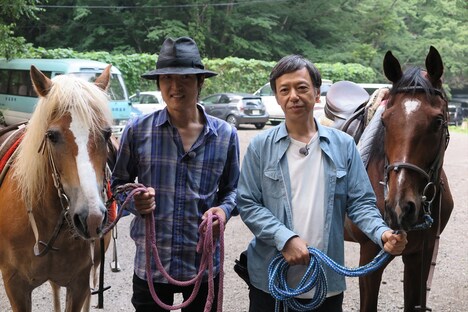 （左から）千原ジュニア、板尾創路。(c)BS朝日