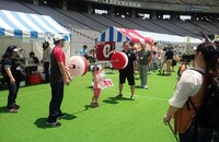 ウエイトリフティング体験のイメージ。