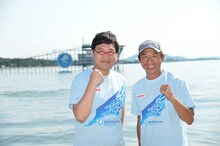 左から南海キャンディーズ山里、荻原次晴。(c)読売テレビ