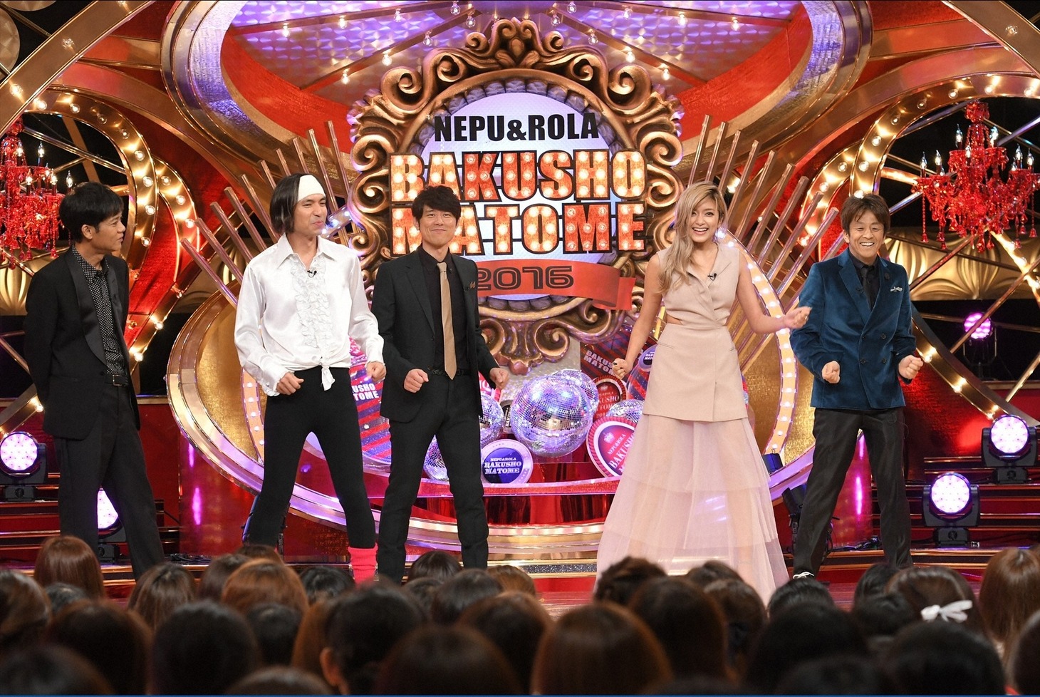 「ネプ＆ローラの爆笑まとめ！2016」に出演するネプチューンとふかわりょう（左から2人目）、ローラ（右から2人目）。(c)TBS
