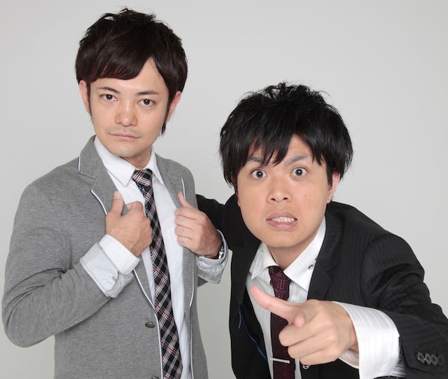 三日月マンハッタン。左が結婚を発表した又吉。右が仲嶺。