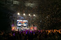 「第10回高校生RAP選手権in日本武道館」の様子。