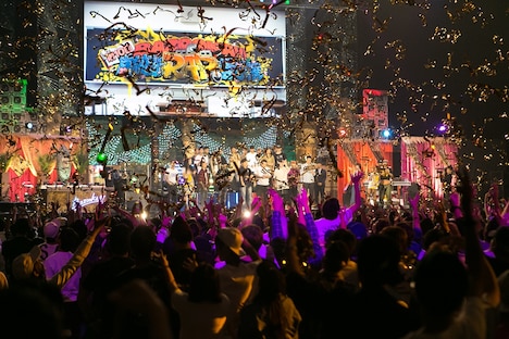 「第10回高校生RAP選手権in日本武道館」の様子。