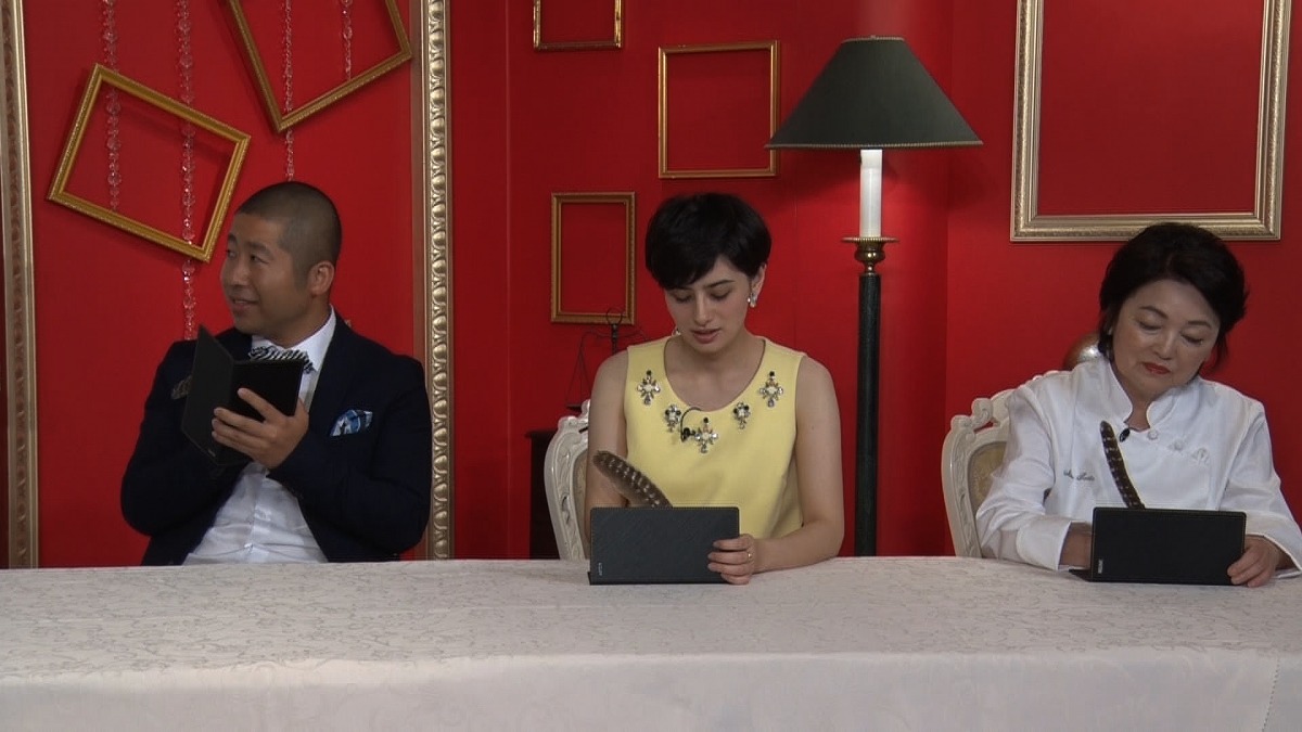 左からハライチ澤部、ホラン千秋、斉藤美穂。(c)日本テレビ