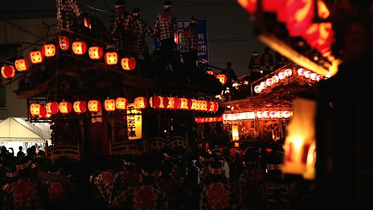 「プレミアムボス リミテッド」の新CM「プレミアム祭り」篇のワンシーン。