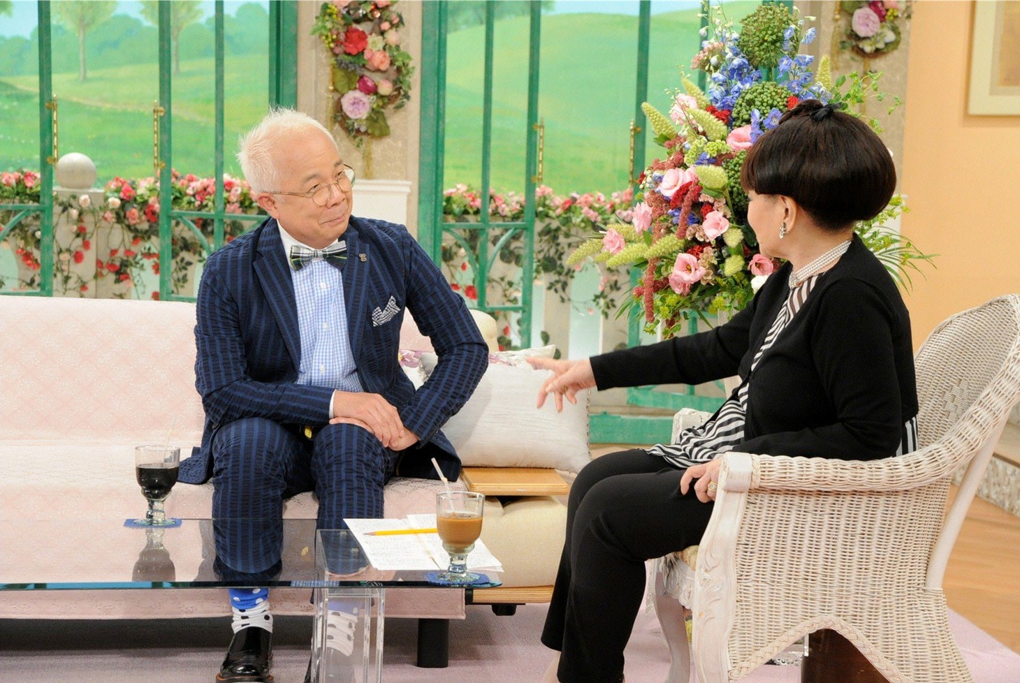 （左から）小堺一機、黒柳徹子。(c)テレビ朝日